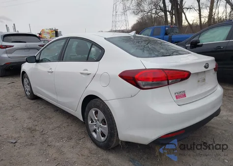 2017 Kia Forte Lx z USA, uszkodzony, nr VIN 3KPFK4A79HE073748